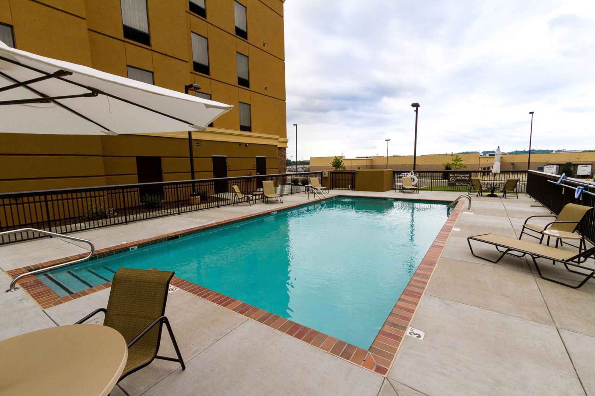 Hampton Inn Fayetteville Exterior photo